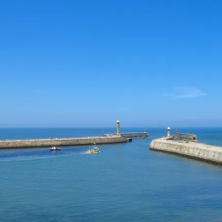 Captains - E3643 * Whitby