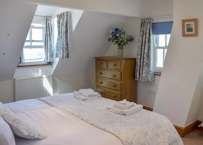 Captains - E3643 * Whitby