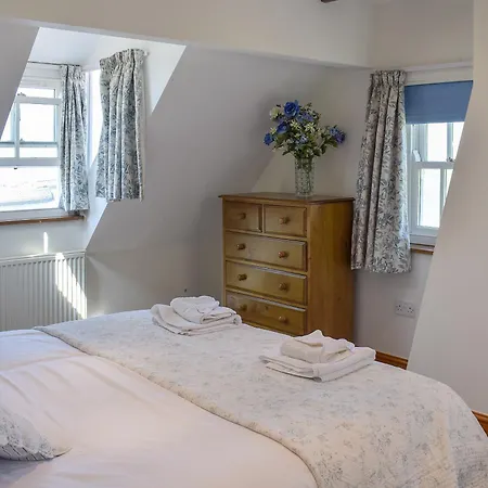 Captains - E3643 * Whitby