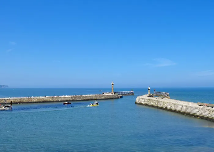 Captains - E3643 * Whitby